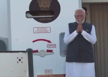 ജി20-ഉച്ചകോടിയിലും-ഐബിഎസ്എ-നേതാക്കളുടെ-സമ്മേളനത്തിലും-പങ്കെടുത്ത-ശേഷം-ദക്ഷിണാഫ്രിക്കന്‍-സന്ദര്‍ശനം-അവസാനിപ്പിച്ച്-പ്രധാനമന്ത്രി-മോദി