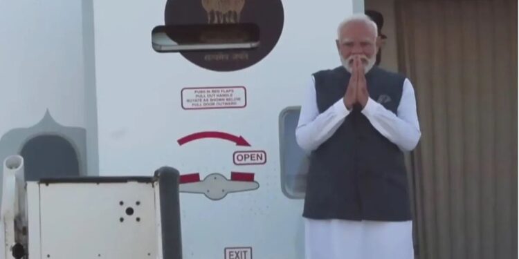 ജി20-ഉച്ചകോടിയിലും-ഐബിഎസ്എ-നേതാക്കളുടെ-സമ്മേളനത്തിലും-പങ്കെടുത്ത-ശേഷം-ദക്ഷിണാഫ്രിക്കന്-സന്ദര്ശനം-അവസാനിപ്പിച്ച്-പ്രധാനമന്ത്രി-മോദി