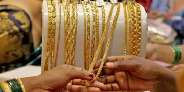 കുത്തനെ-കയറിയ-സ്വർണവില-ഇന്ന്-രണ്ട്-തവണ-ഇടിഞ്ഞു.-സ്വർണവില-പവന്-91,120-രൂപയിലും-ഗ്രാമിന്-11,390-രൂപയിലുമാണ്-വ്യാപാരം-പുരോഗമിക്കുന്നത്