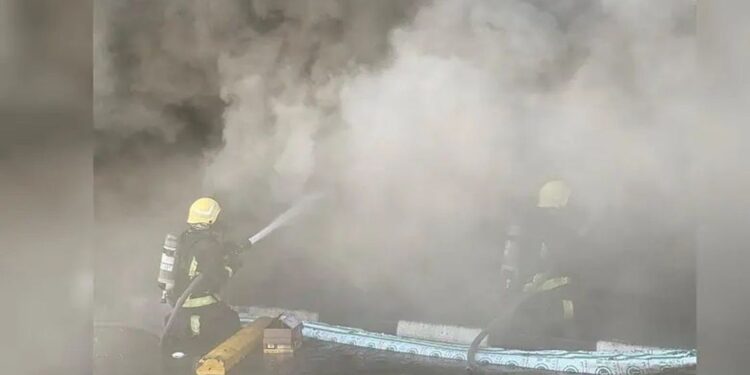 ദമ്മാമില്‍-വന്‍-അഗ്നിബാധ;-മലയാളികളുടേതുള്‍പ്പെടെ-നിരവധി-കടകള്‍-എരിഞ്ഞമർന്നു;-ആളപായമില്ല