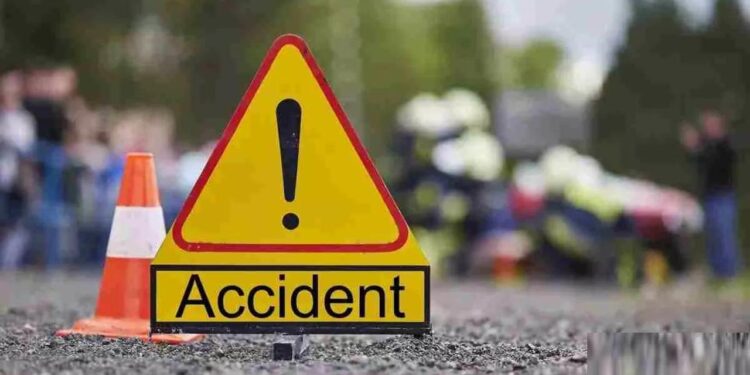 വടകരയിൽ-വാഹനാപകടം-ബൈക്ക്-യാത്രികൻ-മരിച്ചു.-മൃത​ദേഹം-വടകര-ജില്ലാ-ആശുപത്രിയിലേക്ക്-മാറ്റി