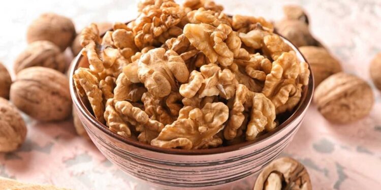 കൊളസ്ട്രോള്‍-നില-മെച്ചപ്പെടുത്താന്‍-വാല്‍നട്ട്