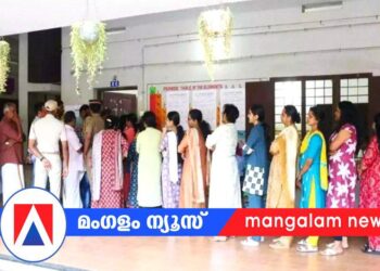 തദ്ദേശ തെരഞ്ഞെടുപ്പ്: ബൂത്തുകളിൽ വോട്ടർമാരുടെ നീണ്ട നിര; ഉച്ചയോടെ പോളിങ് 50 ശതമാനത്തിലേക്ക്