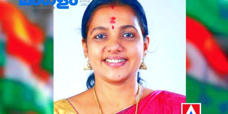 നാലാം വിജയം നേടി ആ ചരിത്രം ആവർത്തിച്ചു’; ഒരേ വാർഡിൽ, ഒരേ ചിഹ്നത്തിൽ സിന്ധു ടീച്ചറുടെ റെക്കോർഡ് വിജയം