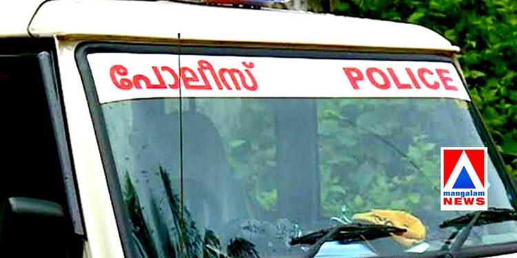 ട്രെയിനിൽ പൊലീസ് ഉദ്യോഗസ്ഥനെ കുത്തിപരിക്കേൽപ്പിച്ചു; യാത്രക്കാരൻ പിടിയിൽ