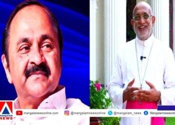 സിറോ മലബാർ ആസ്ഥാനത്തെത്തി വി ഡി സതീശൻ; മേജർ ആർച്ച് ബിഷപ്പുമായി കൂടിക്കാഴ്ച, അത്താഴവിരുന്നിലും പങ്കെടുത്തു