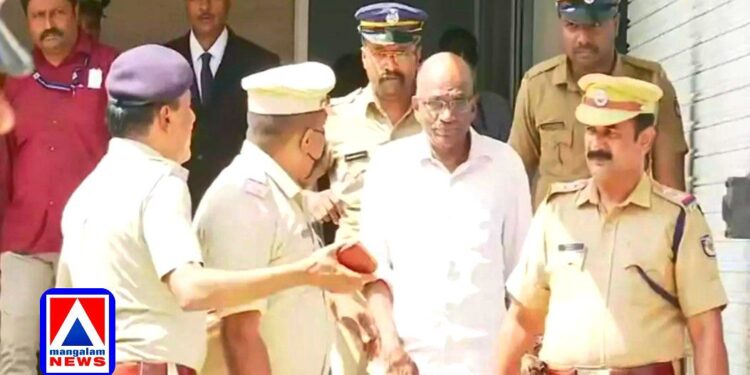 ശബരിമല സ്വർണ്ണക്കൊള്ള കേസ്: മുൻ ദേവസ്വം ബോർഡ് പ്രസിഡന്റ് എൻ. വാസു വീണ്ടും റിമാൻഡിൽ