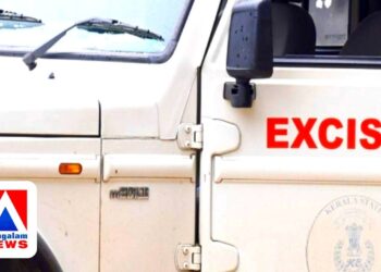 പത്തനംതിട്ടയിൽ ലഹരി സംഘത്തിന്റെ ക്രൂരത: എക്സൈസ് ഉദ്യോഗസ്ഥന്റെ കാലിലൂടെ കാർ കയറ്റിയിറക്കി; പ്രതികൾക്കായി തിരച്ചിൽ ഊർജ്ജിതം