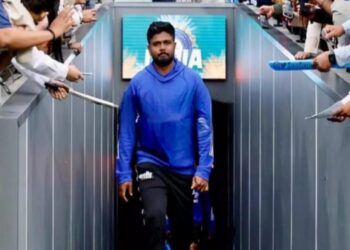 ‘സഞ്ജു ഇനി ബെഞ്ചിലിരിക്കട്ടെ, ലോകകപ്പിൽ റിസ്കെടുക്കാനാവില്ല’; സാംസണെതിരെ ആഞ്ഞടിച്ച് സുനിൽ ഗവാസ്കർ