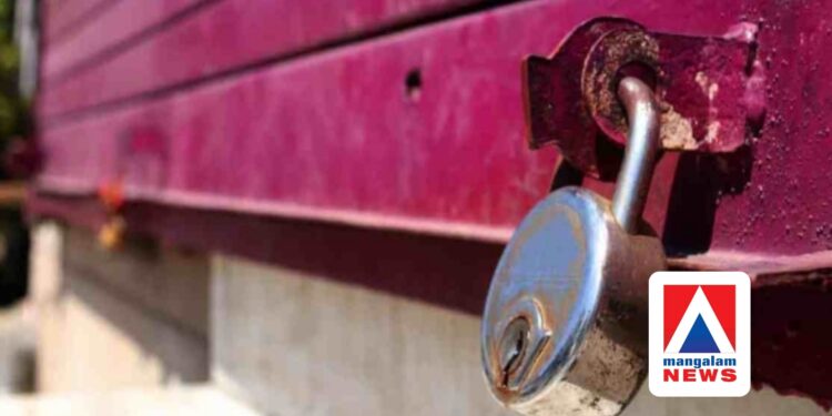 ചക്രങ്ങൾ നിലച്ചു, ജനജീവിതം സ്തംഭിച്ചു; ദേശീയ പണിമുടക്കിൽ കേരളം പൂർണ്ണമായും നിശ്ചല അവസ്ഥയിൽ