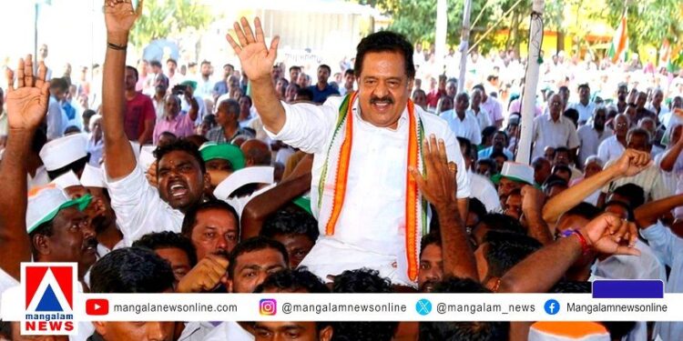 പുത്തരിക്കണ്ടത്ത് ‘ചെന്നിത്തല’ തരംഗം; പുതുയുഗ യാത്രയുടെ സമാപനം ആവേശക്കടലായി